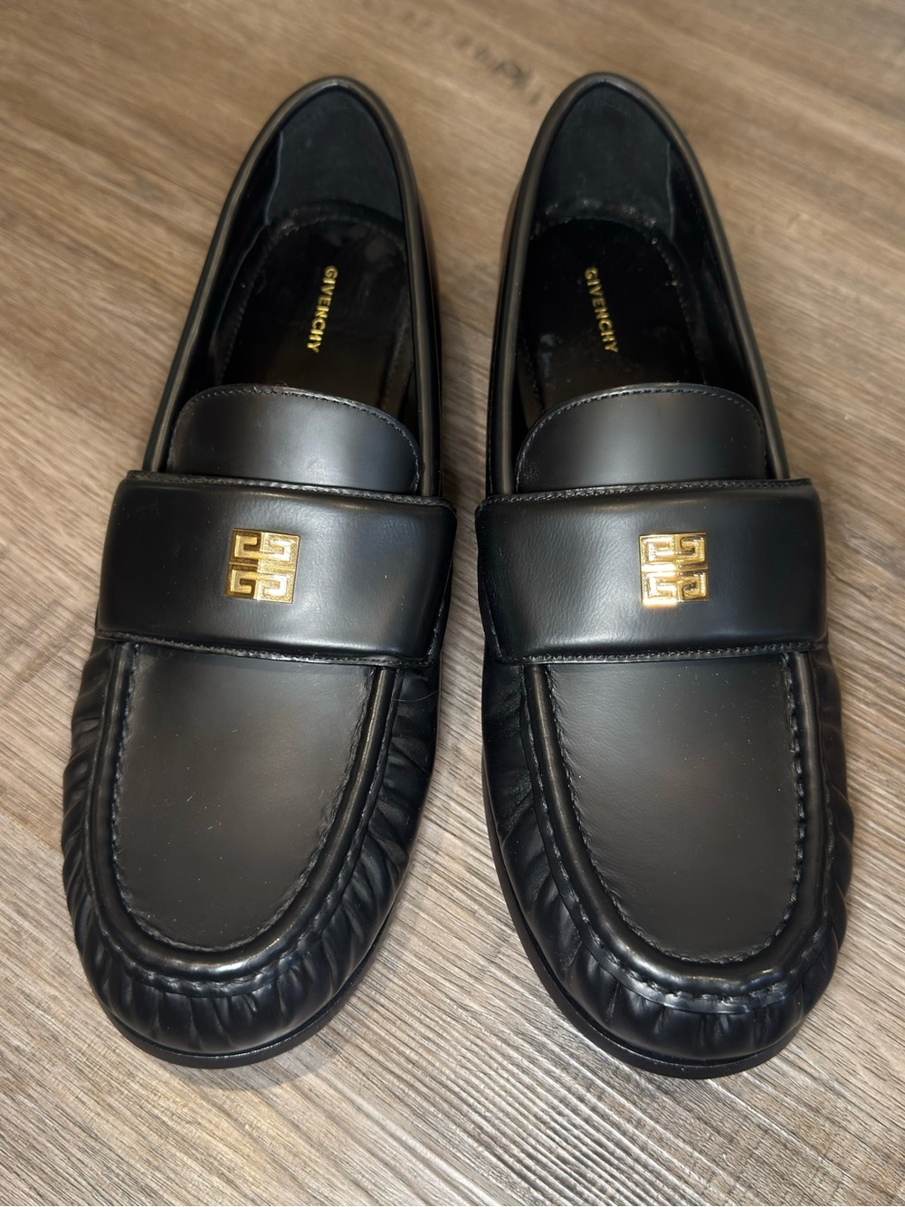 Givenchy 4G Logo Plaque Round Black Leather Loafers - Picture 1 of 11